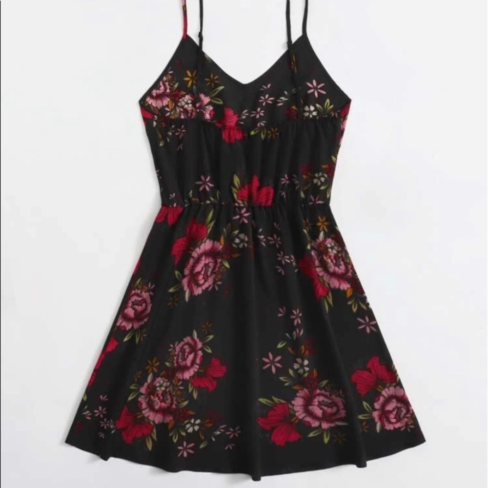SHEIN flowery dress - Picture 2 of 4